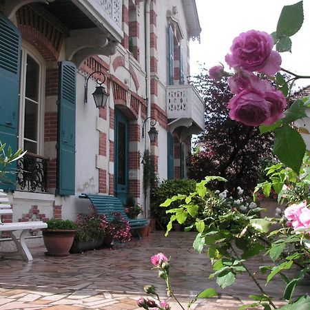Bed and Breakfast L'Oustal Бурж Экстерьер фото