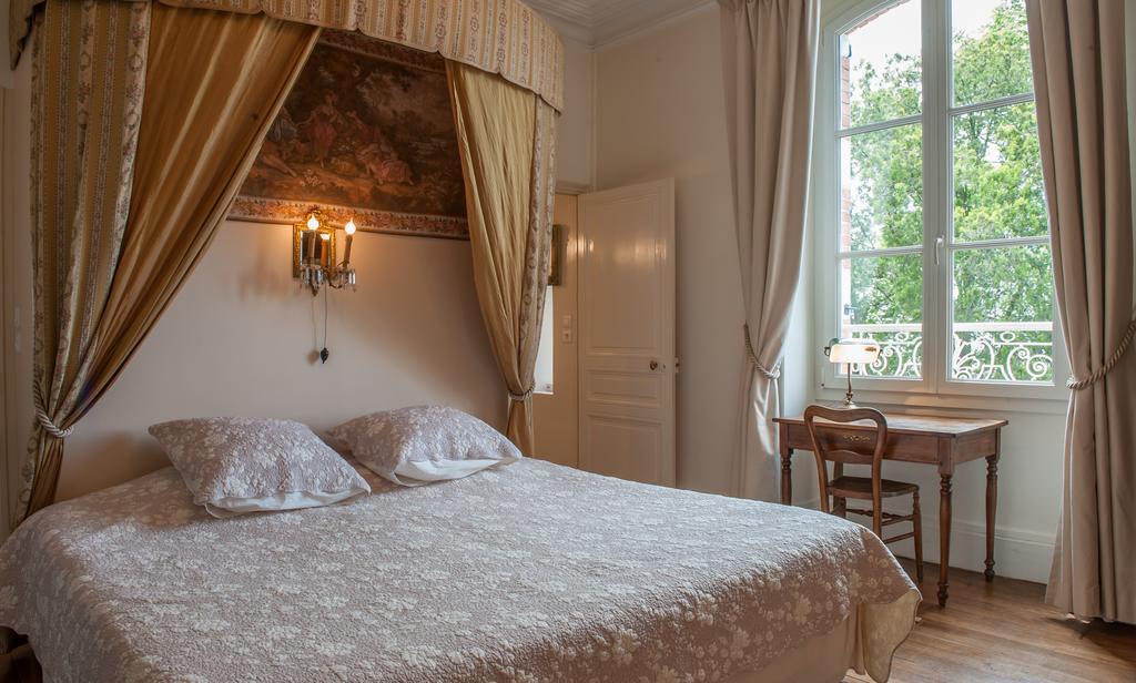 Bed and Breakfast L'Oustal Бурж Экстерьер фото